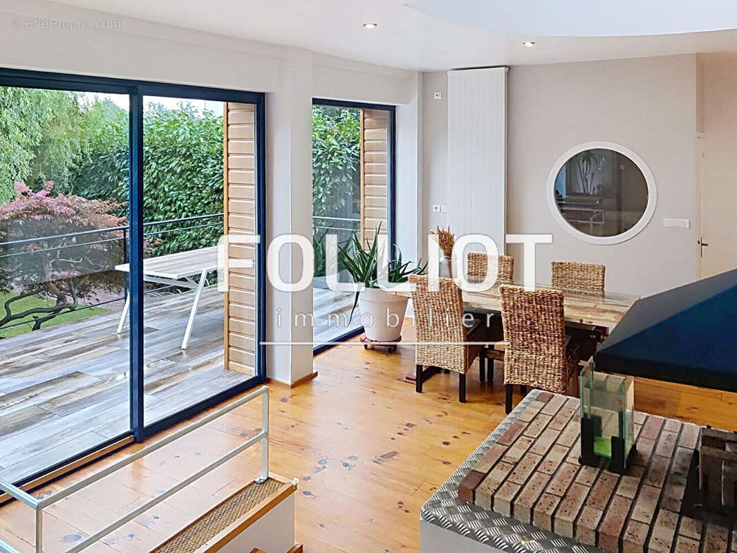 Maison à SAINT-HILAIRE-DU-HARCOUET