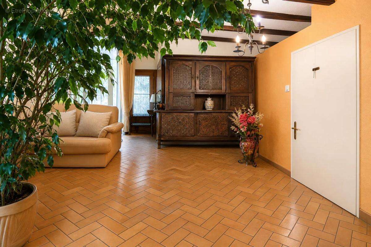IMMEUBLE de 4 appartements de 306 m² à Bruyères - photo 13