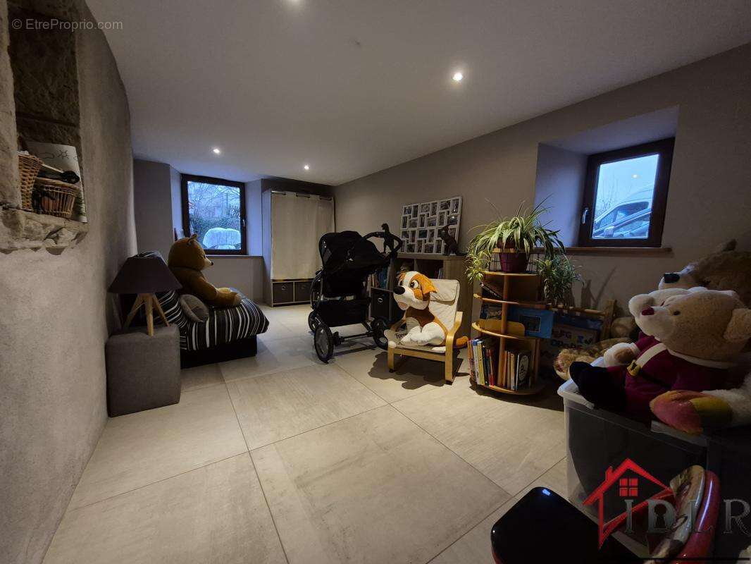 Maison à LA LANTERNE-ET-LES-ARMONTS