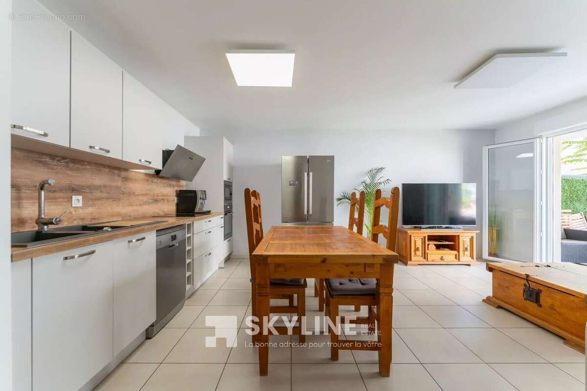 Appartement à MARSEILLE-5E
