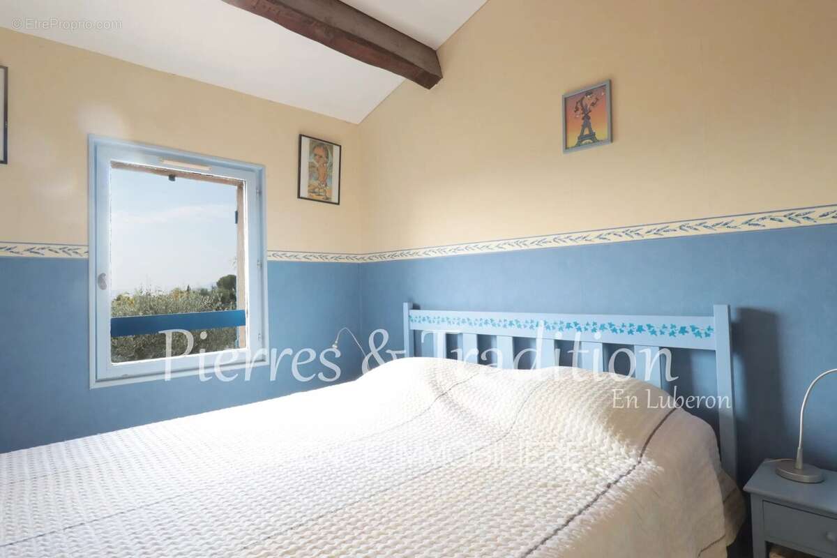 Maison à SAINT-SATURNIN-LES-APT