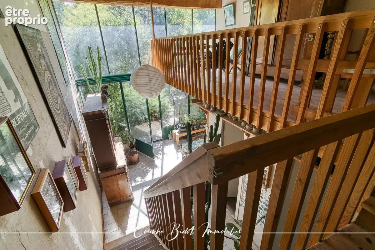 Maison 347 m² à Saint-Pierre-De-Chandieu  - photo 14
