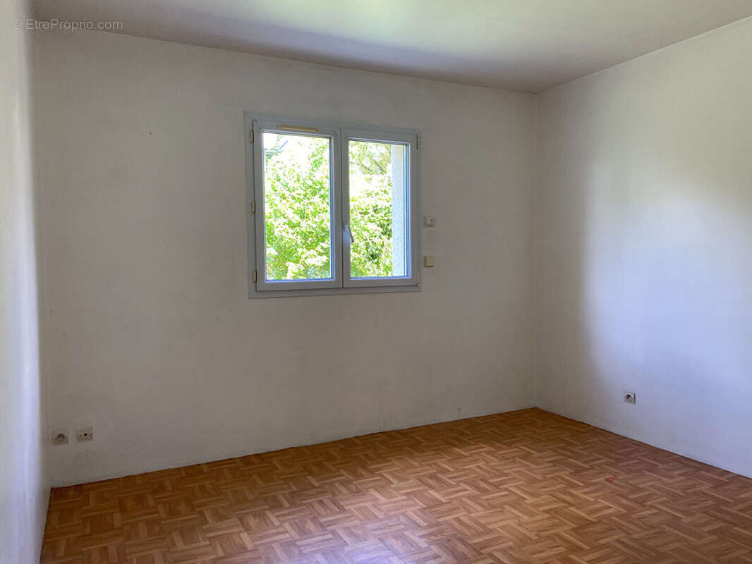 Maison non mitoyenne de 132.25 m² avec 4 chambres sur un terrain de 426 m² - photo 8
