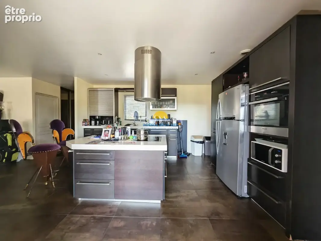 villa de 180 m2 avec 3 studios et un T2  SUR 10000 M2 - photo 4