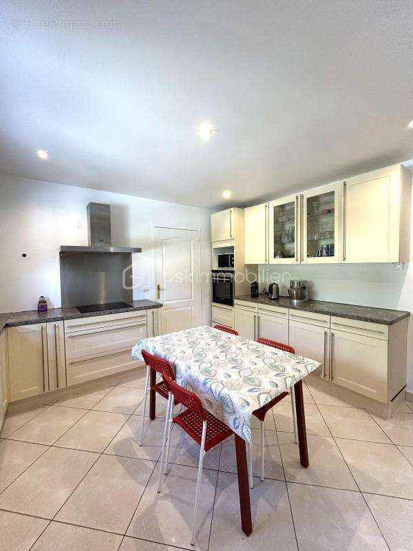 Maison à SAINTRY-SUR-SEINE