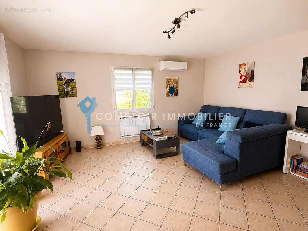 Villa de plain-pied de 97 m2 avec garage, terrasse couverte et terrain clos de 770 m2   Vallon-Pont-d'Arc - photo 2