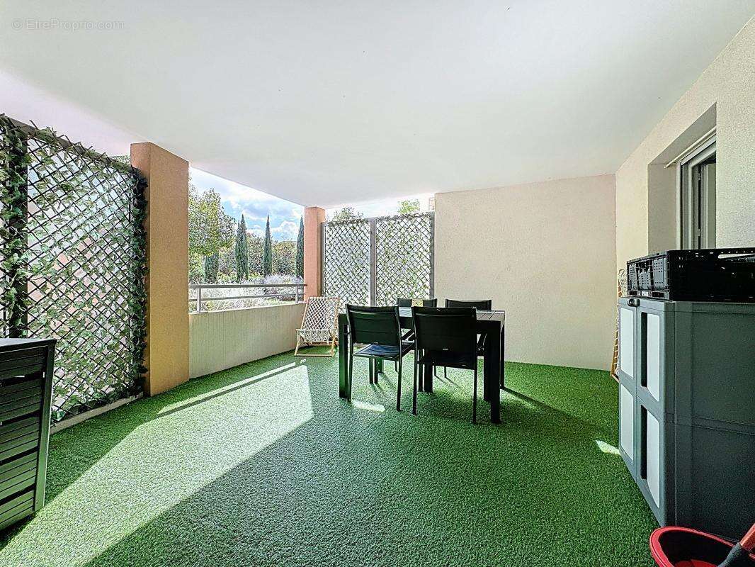 Appartement à PUGET-SUR-ARGENS