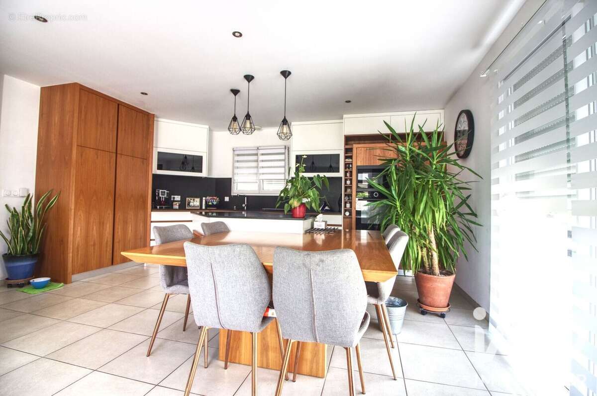 Maison 90 m² à Saint-Pierre-D'aurillac  - photo 6