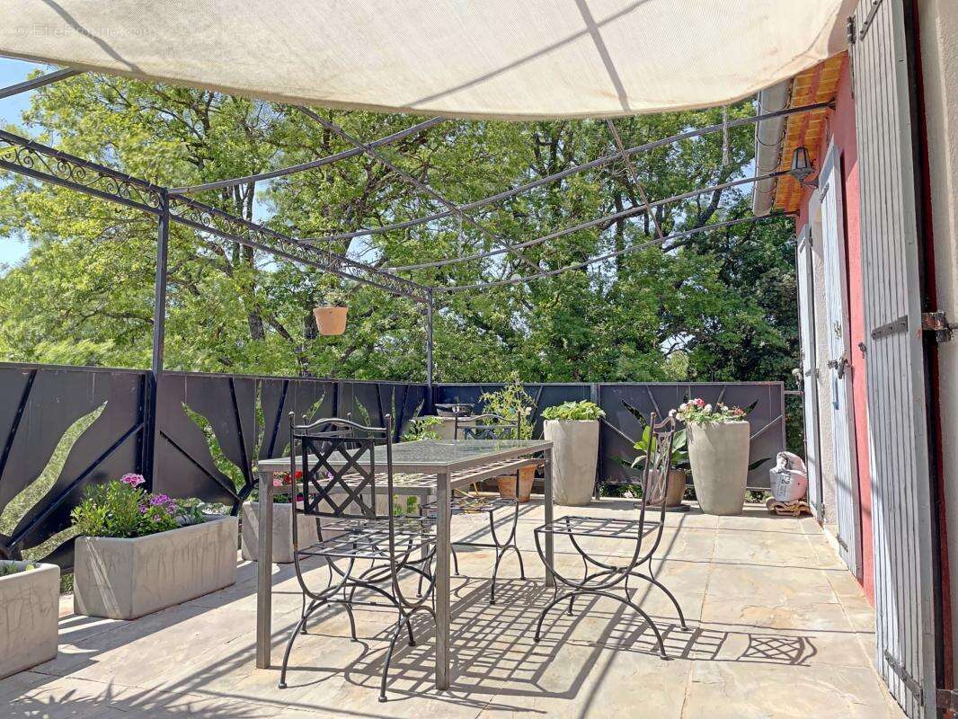 Maison à GINASSERVIS