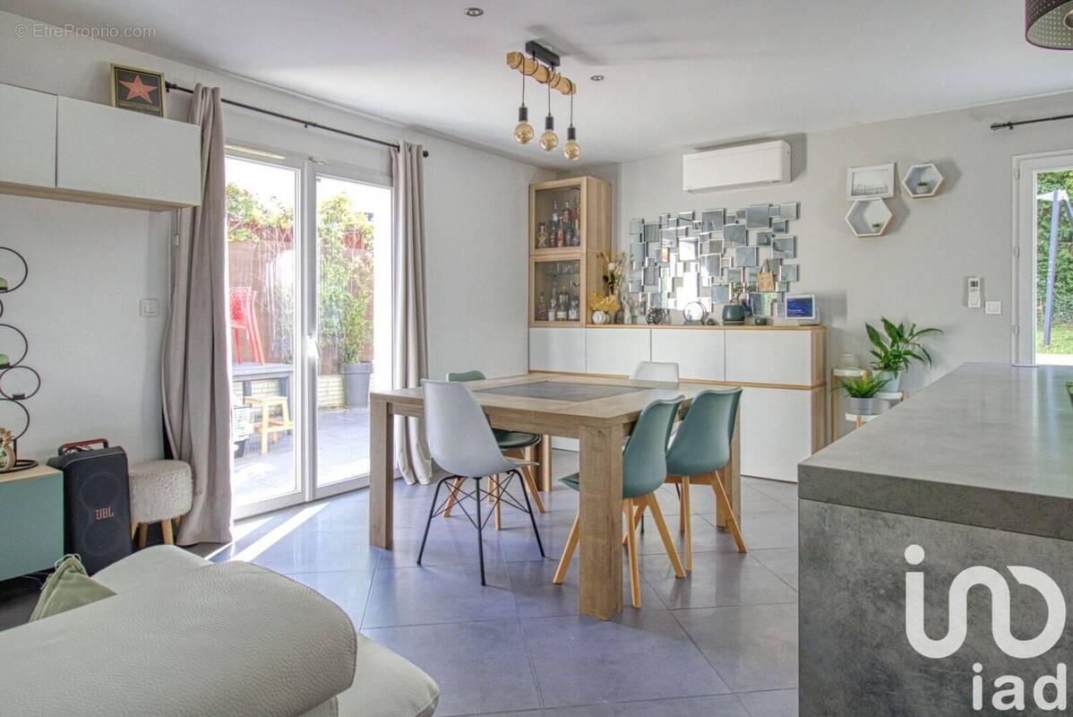 Photo 1 - Maison à SAINT-THIBAULT-DES-VIGNES