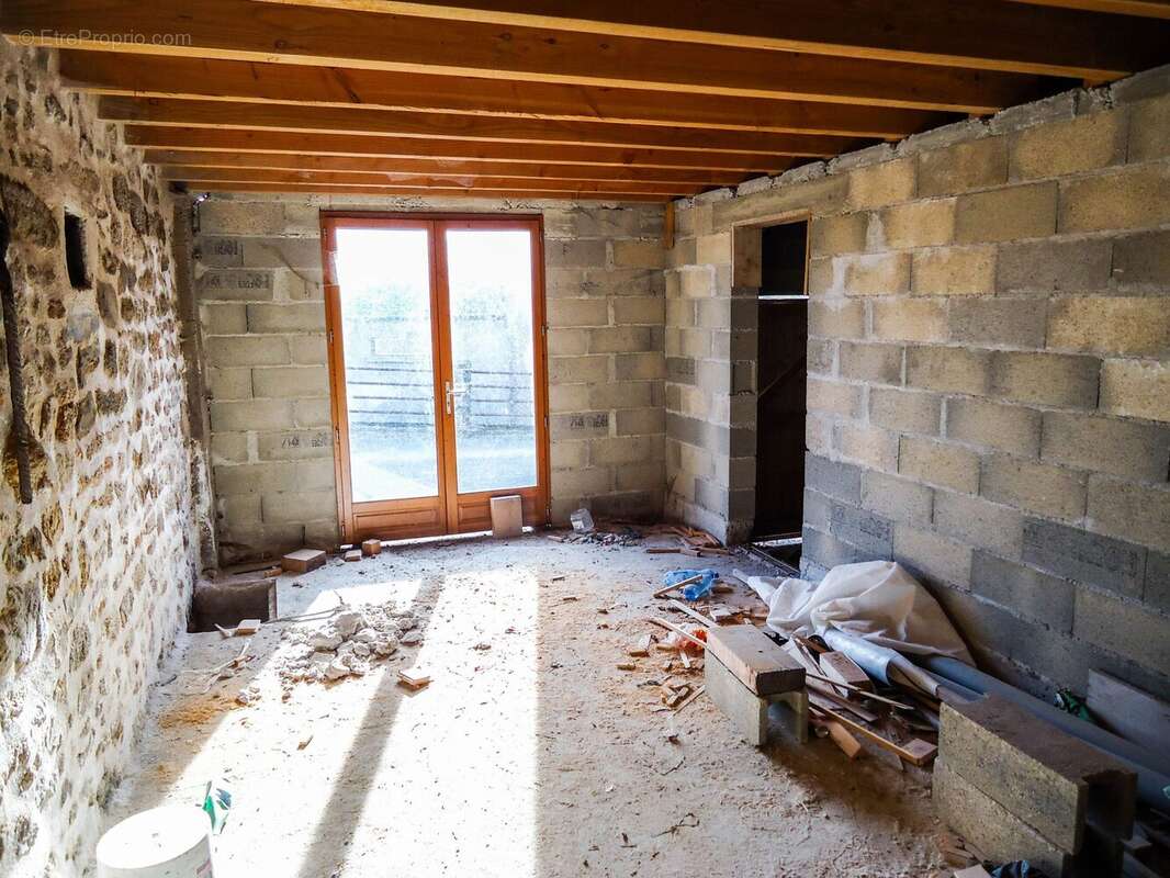 Maison à SAINT-MOREIL