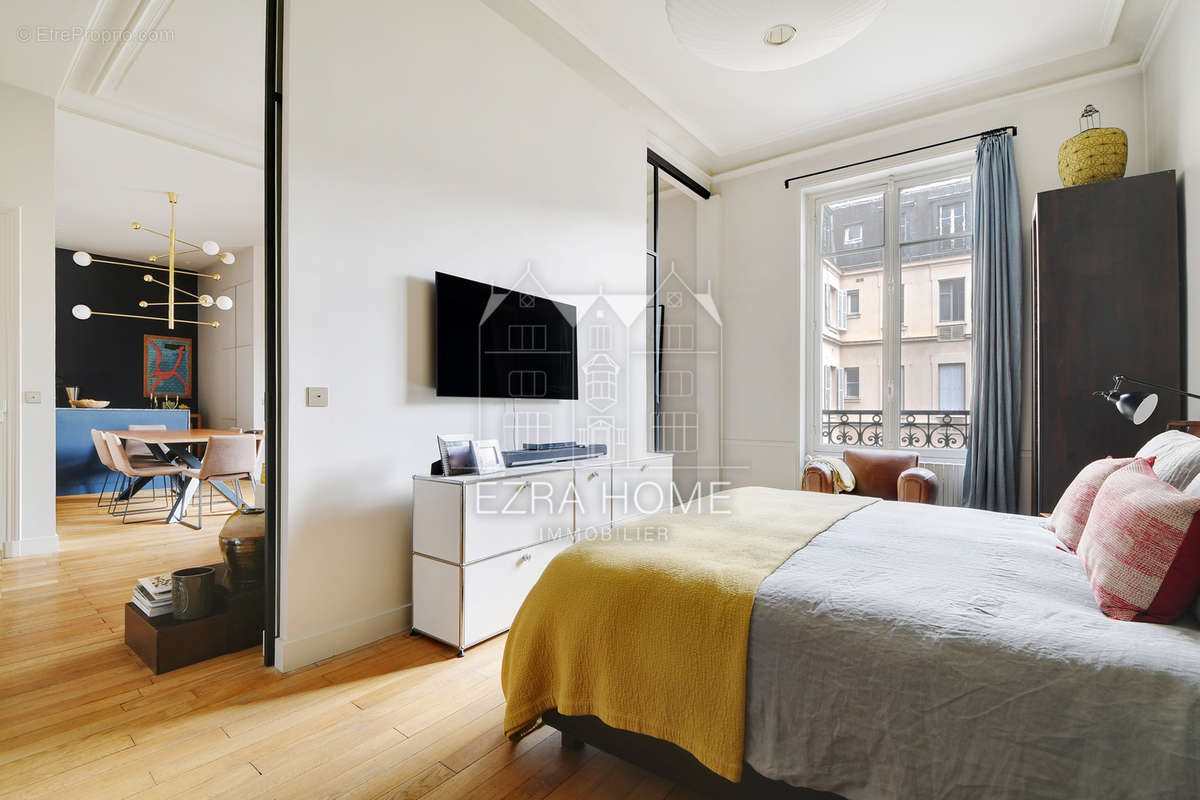 Appartement à PARIS-16E