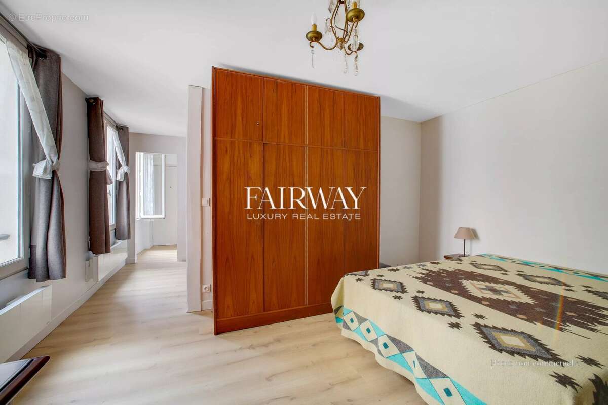 Appartement à PARIS-8E