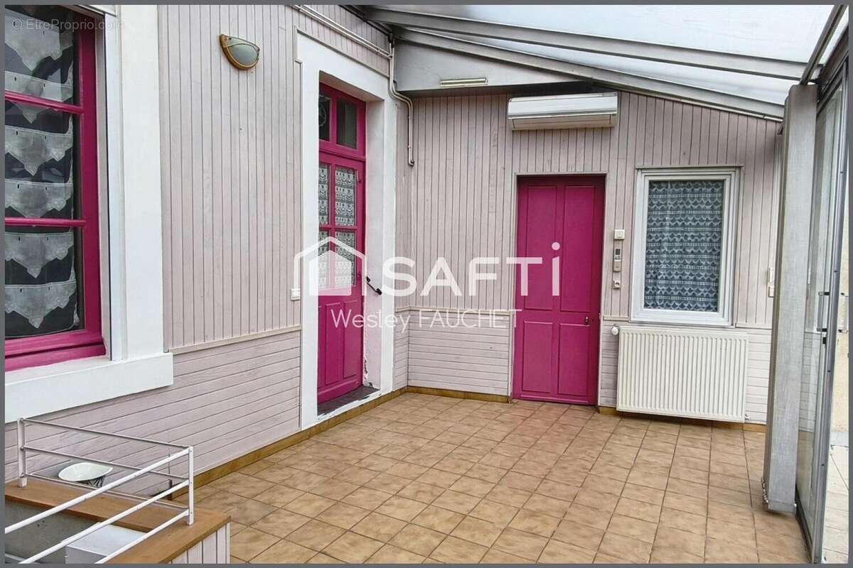Photo 8