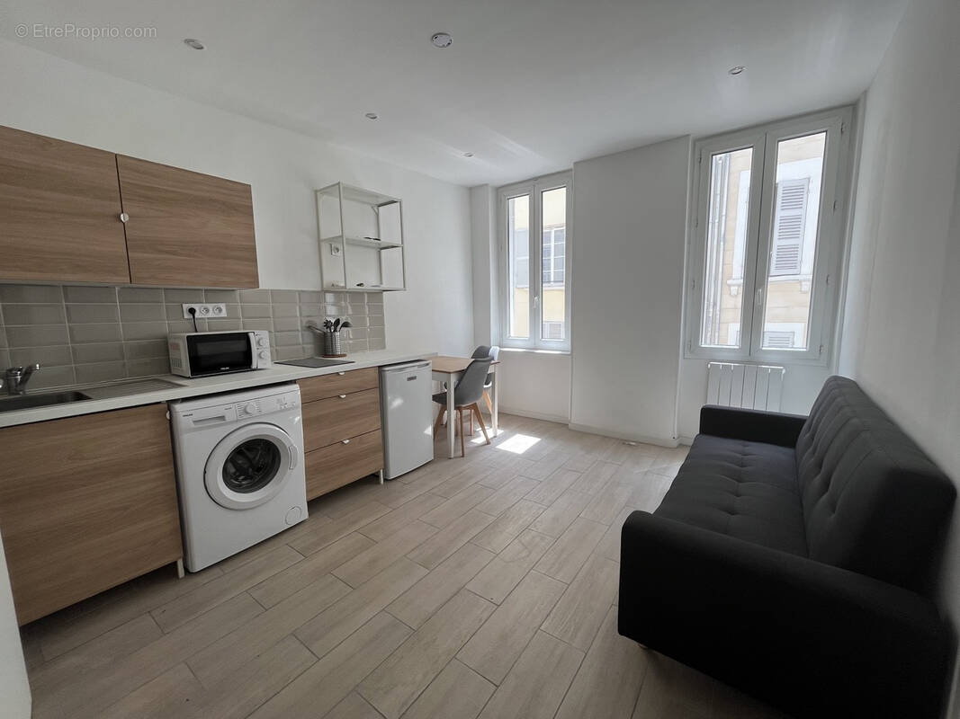 Appartement à MARSEILLE-1E