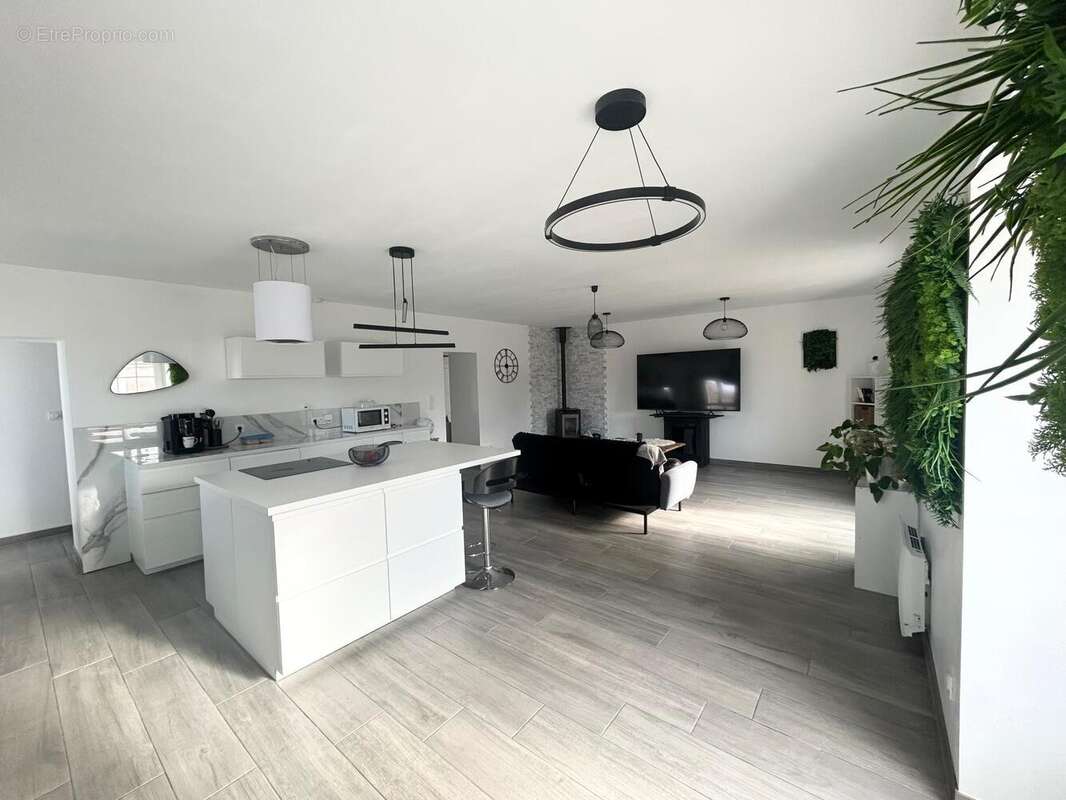 Photo 2 - Maison à MOUTIERS-LES-MAUXFAITS