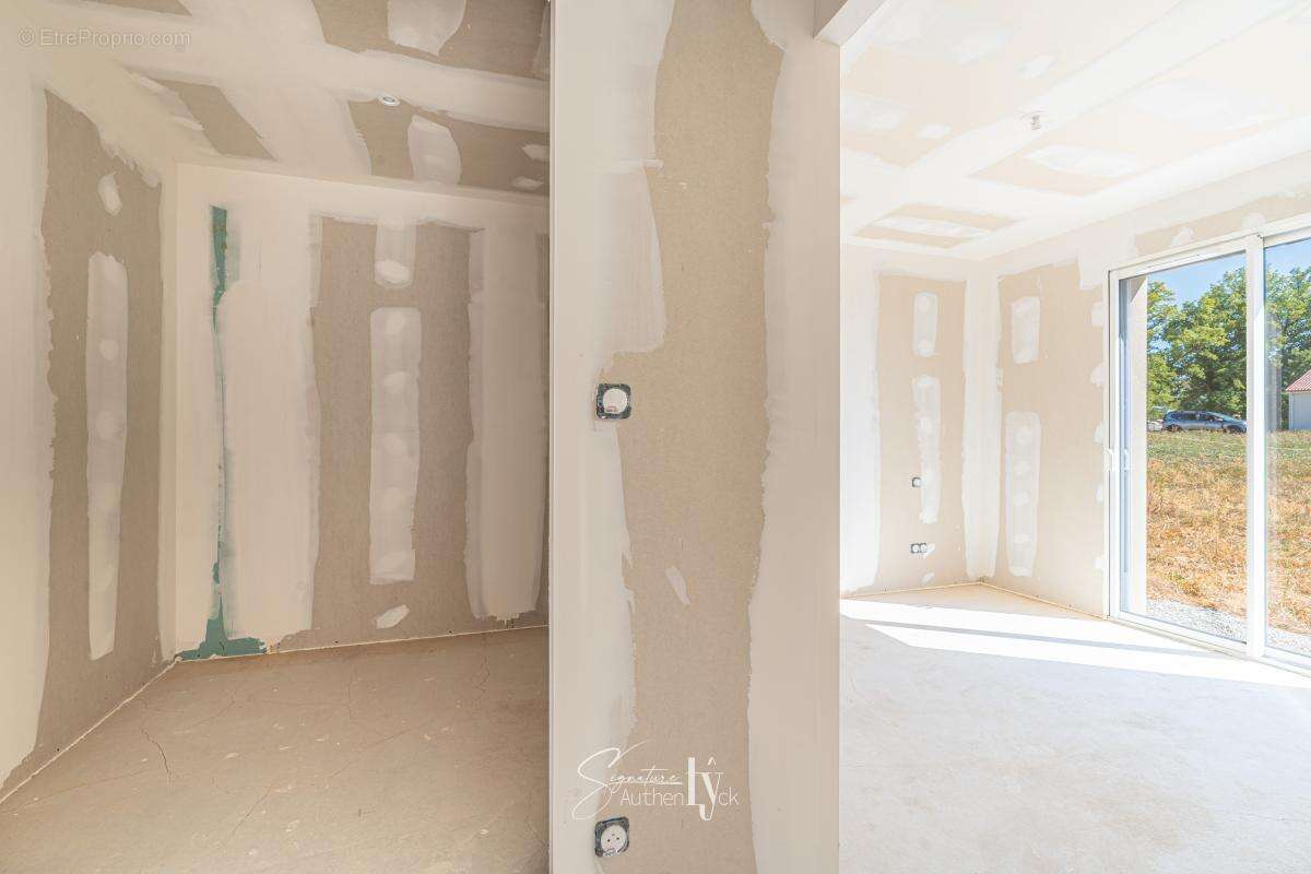 Maison 102 m² à Saint-Hilaire-Bonneval  - photo 11