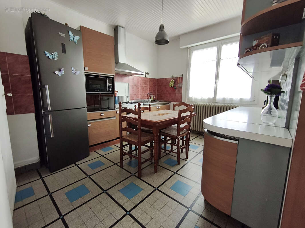 Maison à DONVILLE-LES-BAINS