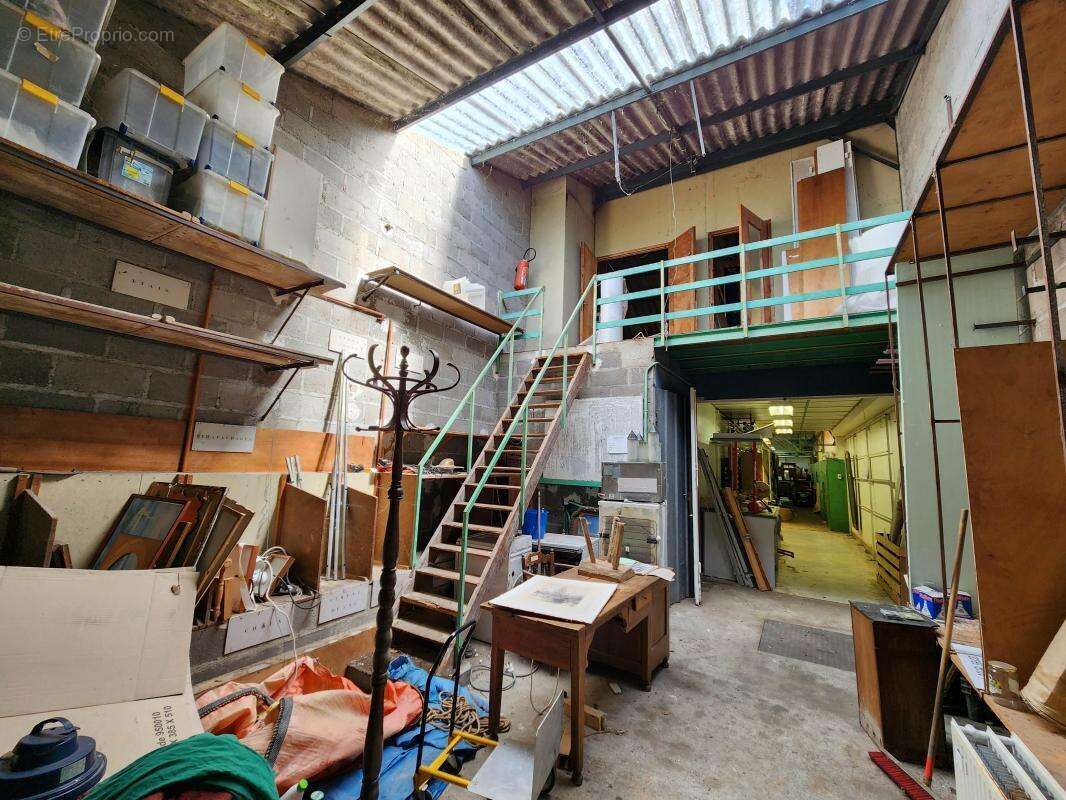 Commerce à SAVIGNY-SUR-BRAYE