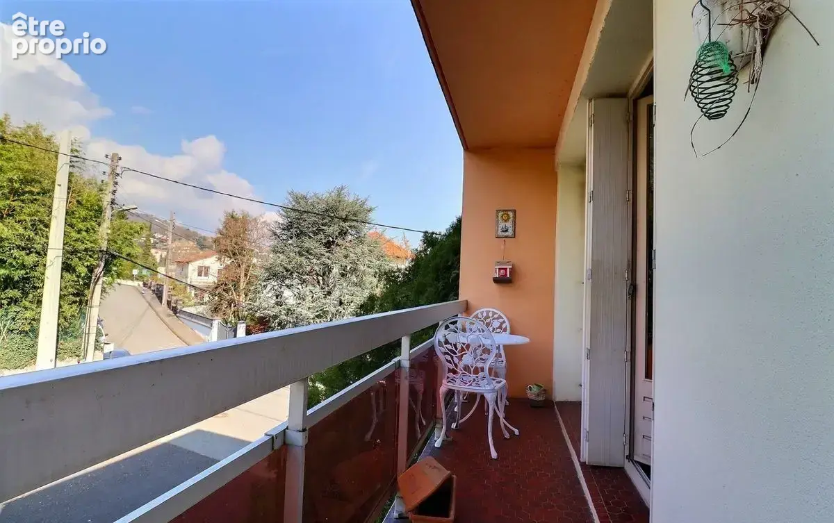 Chamalieres T3 calme et lumineux de 67m2, 2 chambres , balcon, garage et cave,  152000€ FAI - photo 5