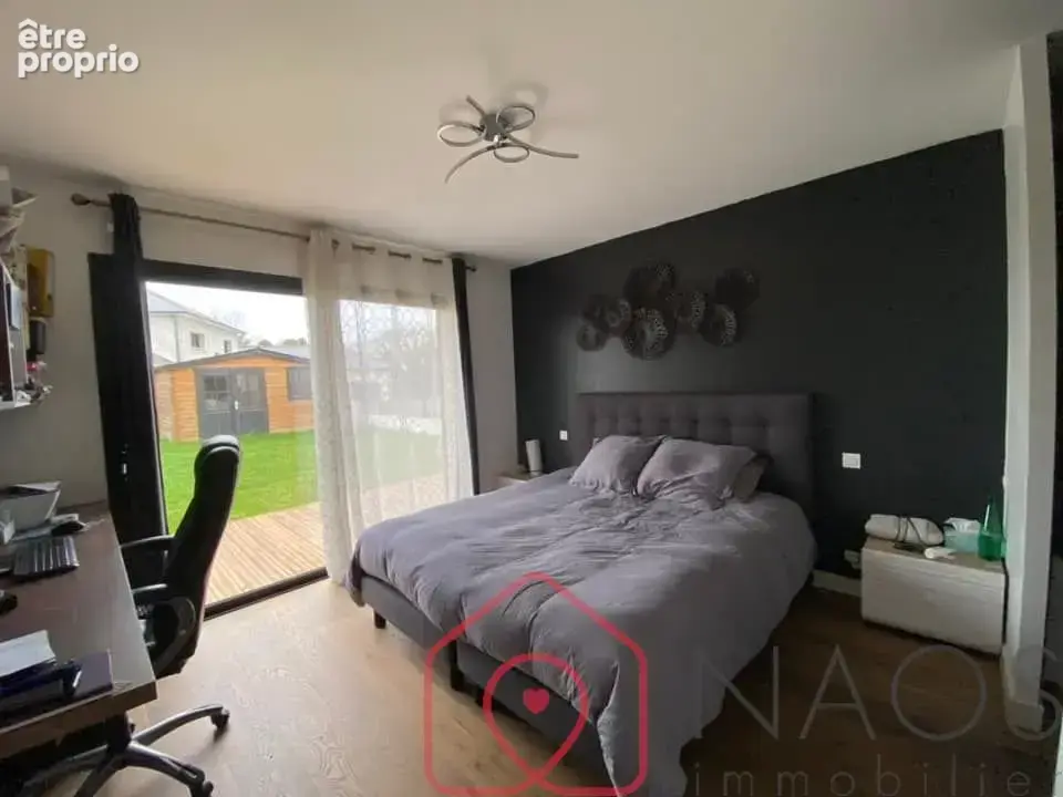 Jérôme Beuzet vous propose de découvrir cette belle villa contemporaine située à Pontivy dans un cadre privilégié - photo 8