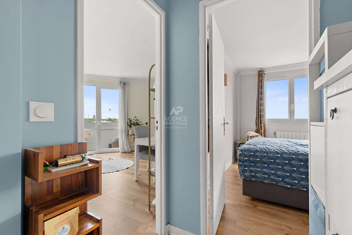 Appartement Saint Germain En Laye 3 pièces 59.23 m2 Refait à neuf - photo 2