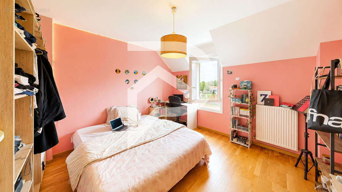 A Vendre Maison située à Orgeval de 6 pièces pour 142 m2 - photo 12