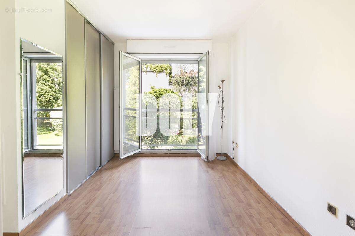 Appartement à MONTROUGE
