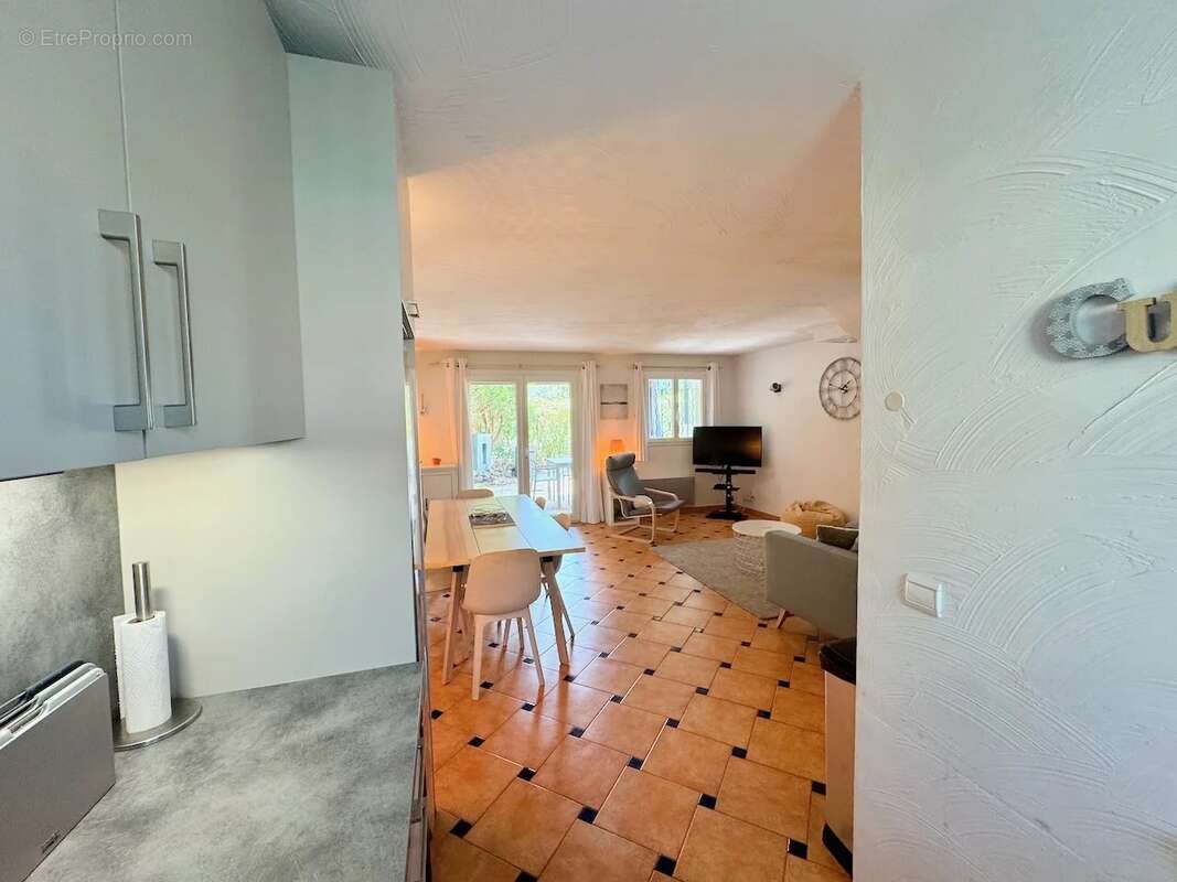 Maison à ROQUEBRUNE-SUR-ARGENS