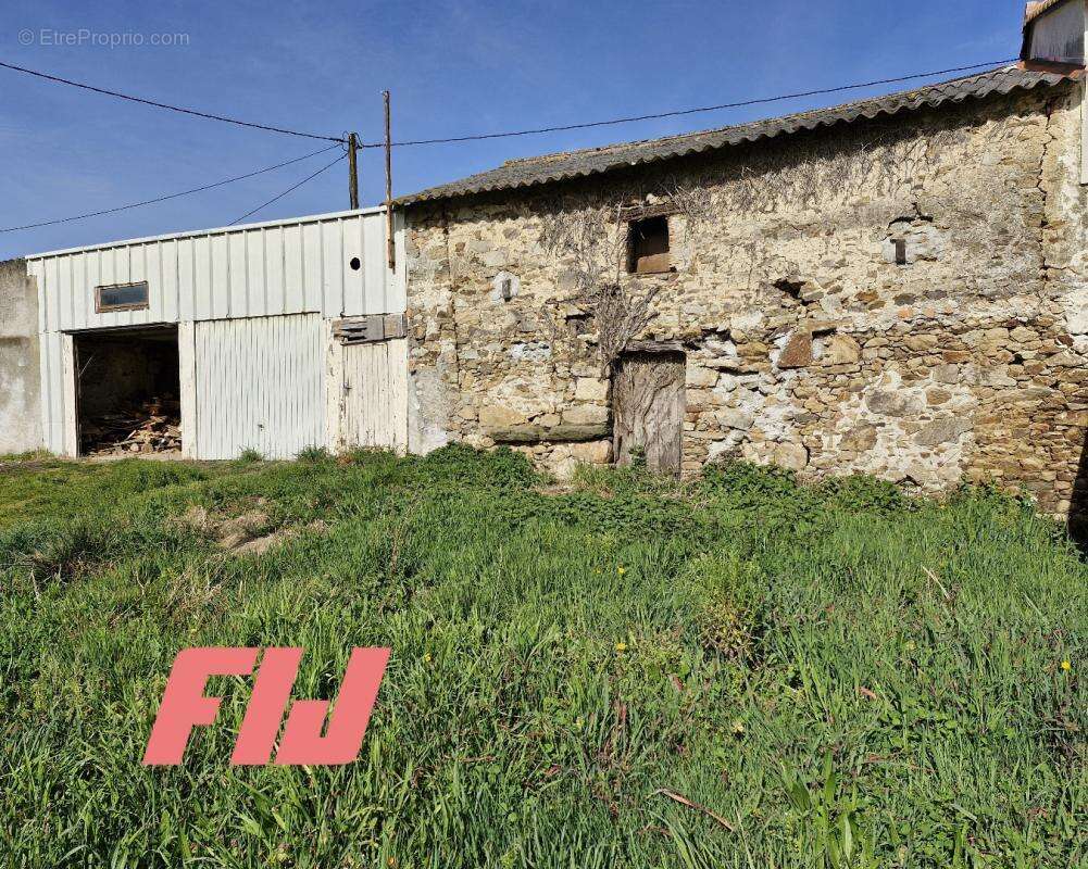 Maison à SAINT-LUMINE-DE-COUTAIS