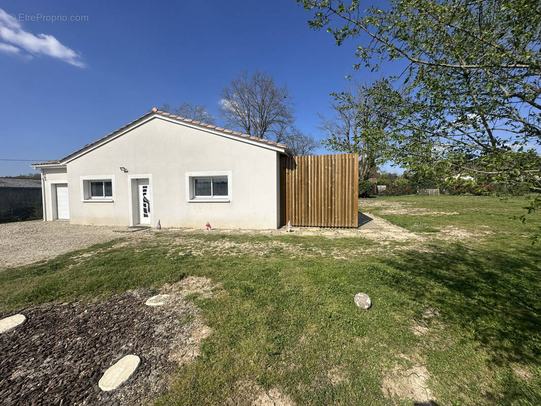 Maison à FOURQUES-SUR-GARONNE