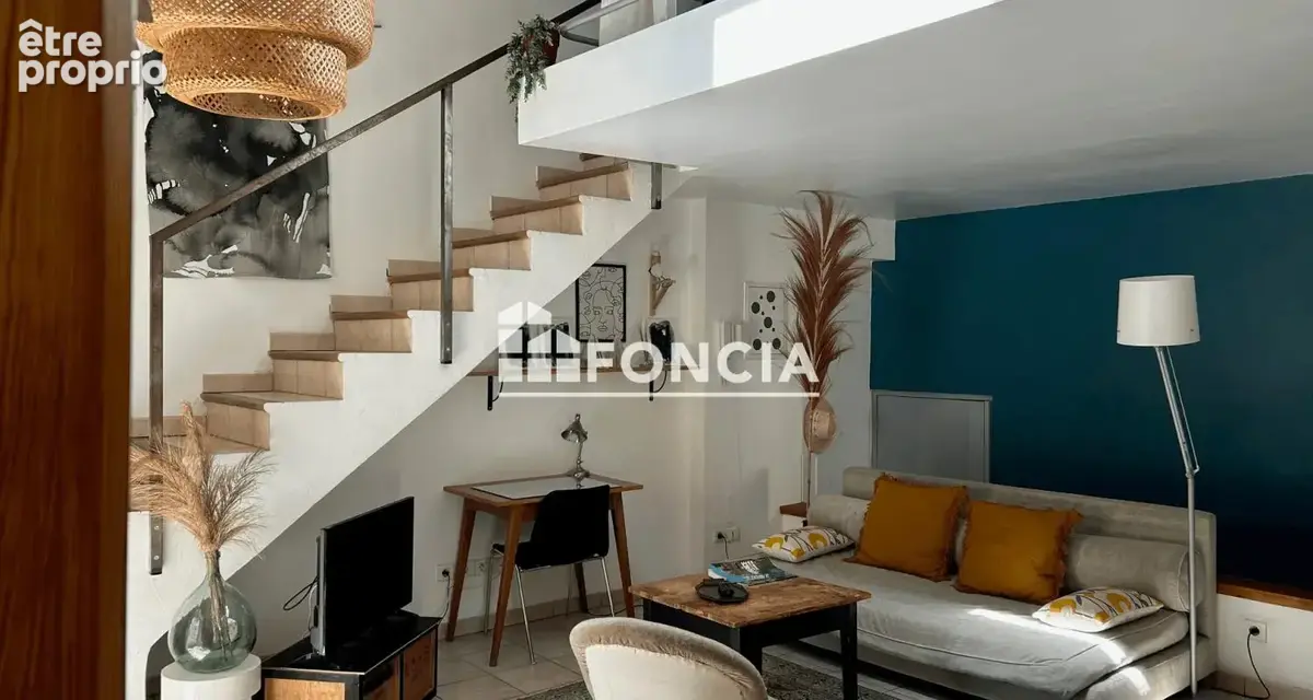 CENTRE-VILLE de Salon-de-Provence : Très charmant duplex de 59 m2, lumineux et avec terrasse - photo 2