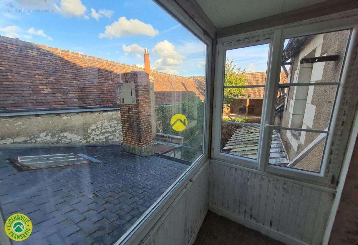 Maison à LUCAY-LE-MALE