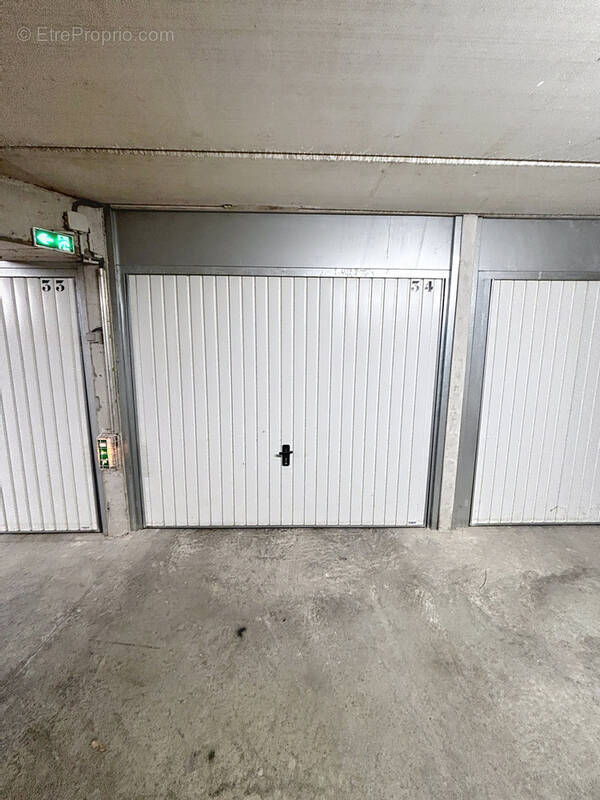 Parking à VILLEURBANNE