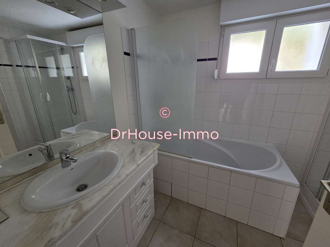 Maison à SAINTE-SAVINE