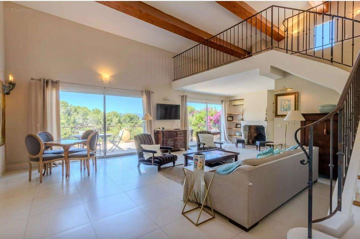 Villa 7 pièce(s) 295 m2, piscine, jardin, la Constance Antibes - photo 3