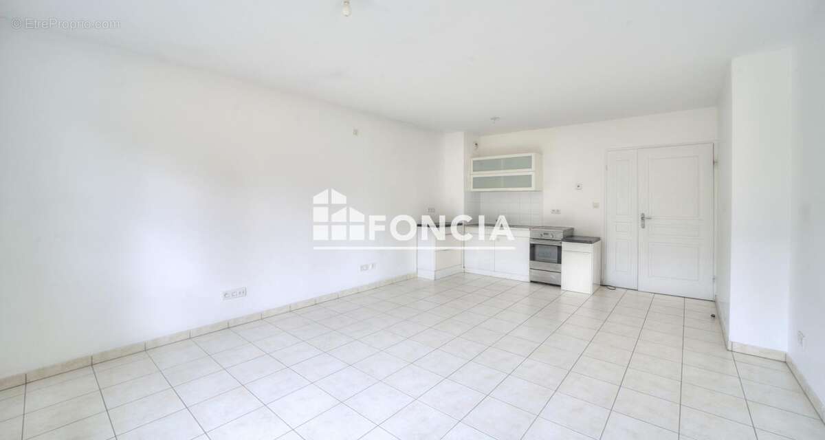 Appartement à CESSY