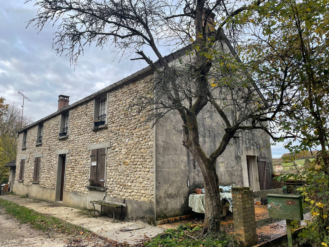 Maison à LA CHAPELLE-MOUTILS