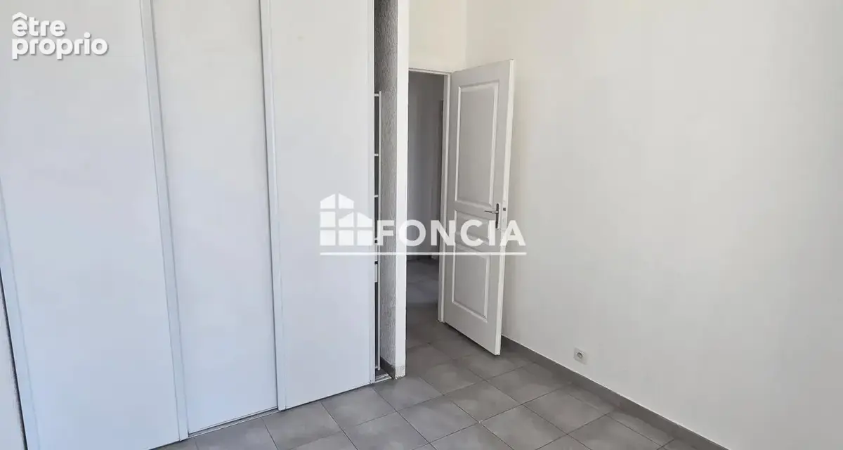 Valensole, très bel et spacieux appartement T3 de 70 m2 entièrement refait à neuf - photo 9