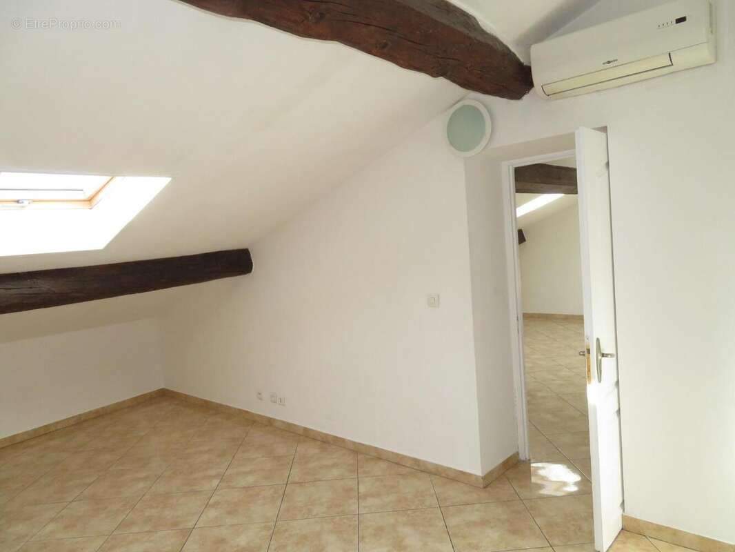   - Appartement à DRAGUIGNAN