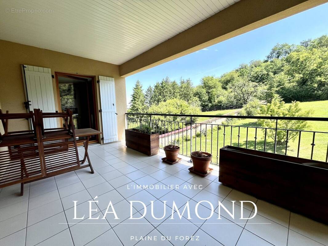 Appartement à SAINT-ROMAIN-LE-PUY