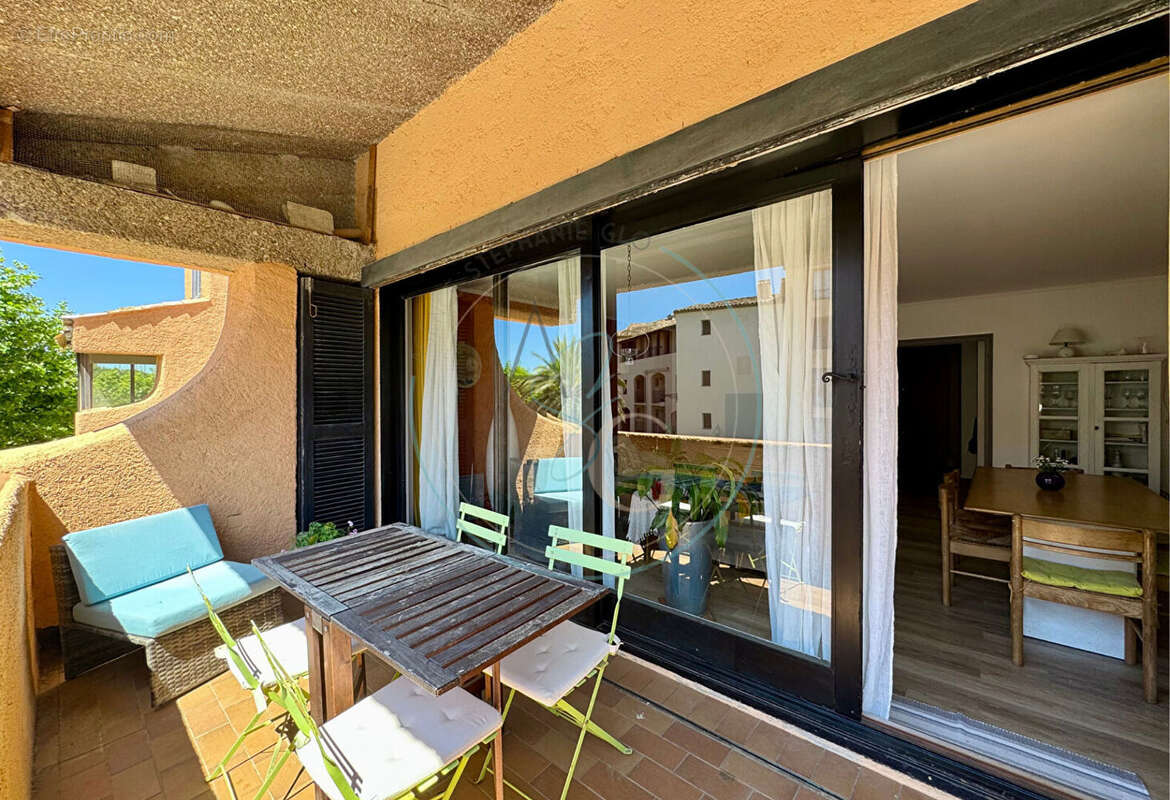 Appartement à COGOLIN