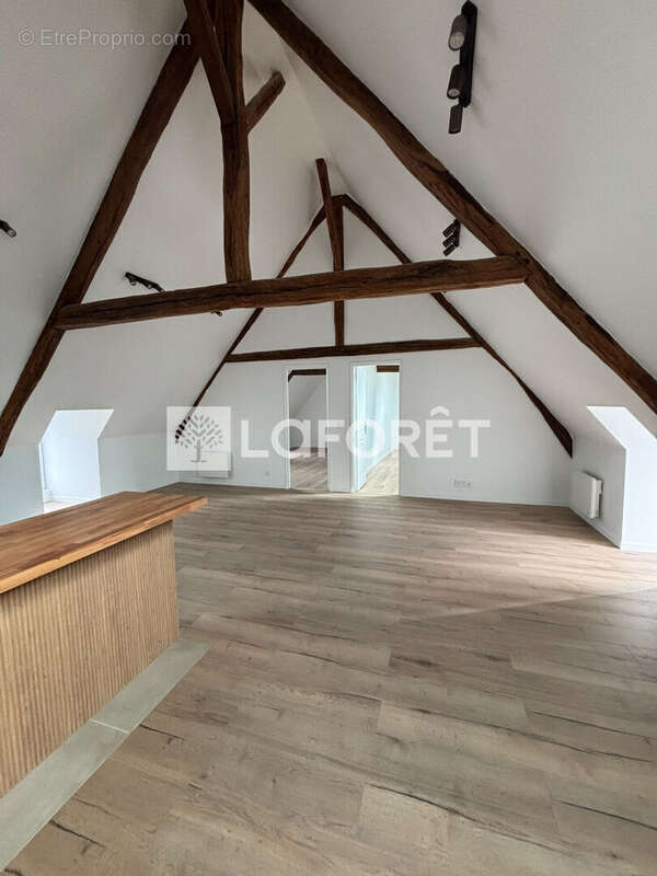 Appartement à MOUY