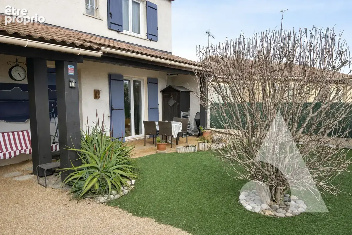 Maison à LE MUY