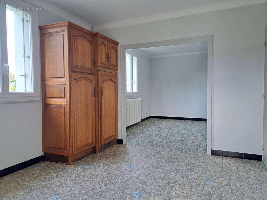 Maison à BONNEUIL-MATOURS