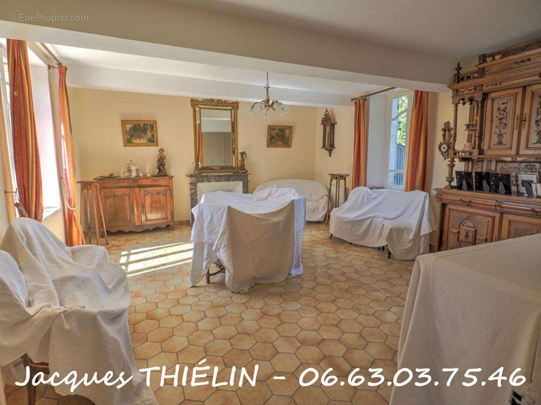 Maison à LONGUE-JUMELLES