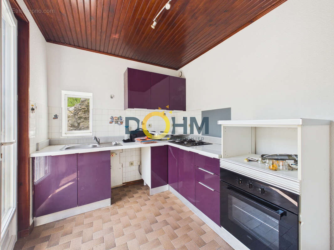 maison avec jardin dans un village de tiranges - photo 4