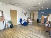 Commerce à PAREMPUYRE