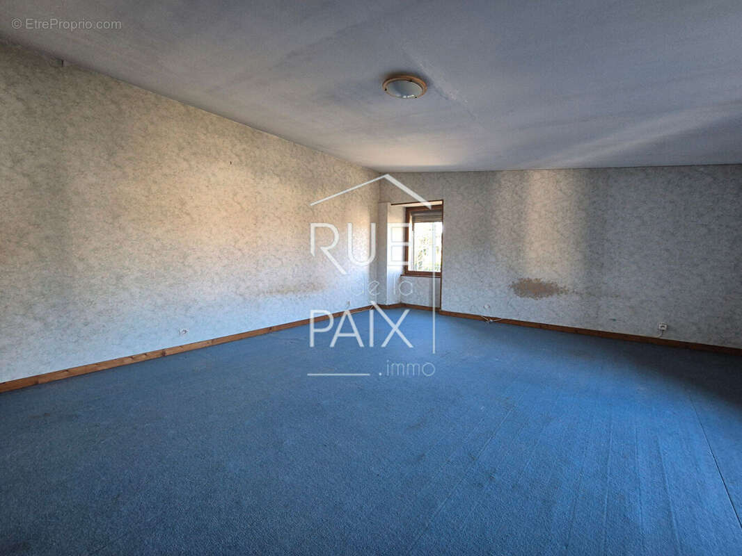 Maison à LES TROIS-MOUTIERS