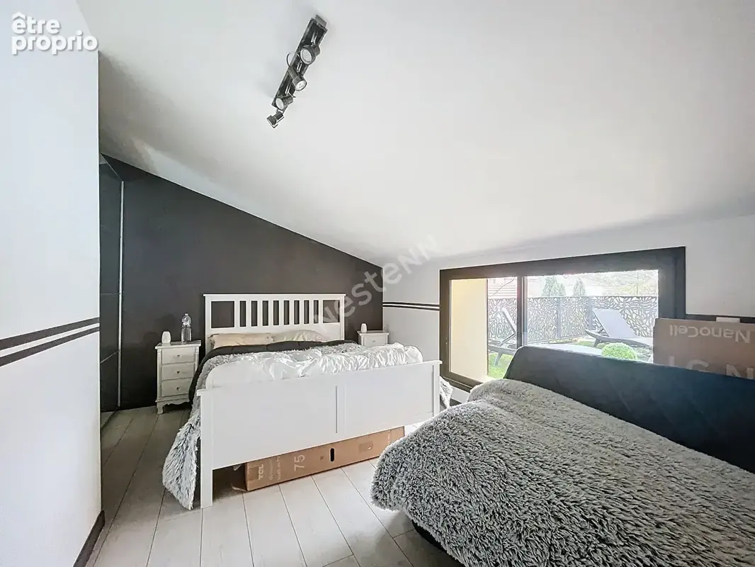 Bel ensemble immobilier - Maison - Appartement - Local commercial - Rendement locatif - photo 7